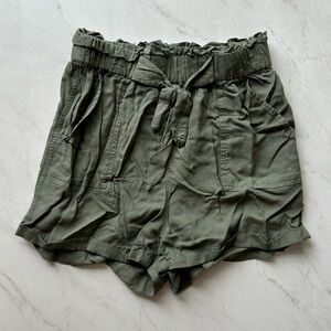 Green High Waisted Paperbag Shorts with Bow